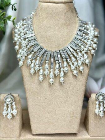 Elegant Pearl and Diamond Necklace Set - Luxurious Bridal Jewelry for Women