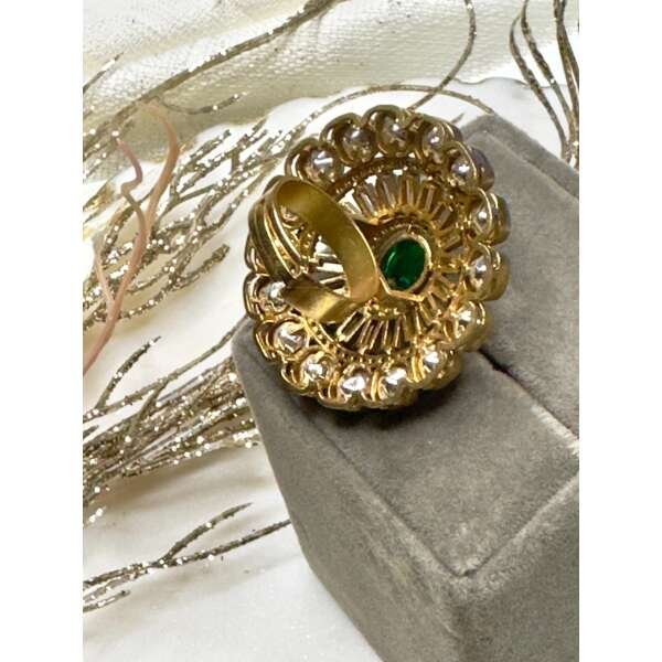 Maha Rani Gold plated antique finish kundan bold ring - Image 2