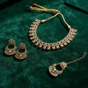 Kundan Choker Necklace Set with Earrings and Maang Tikka,  Indian fashion  Jewelry